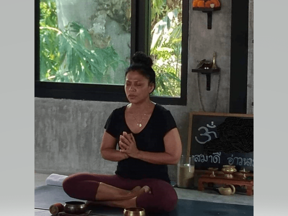 yoga teacher meditation